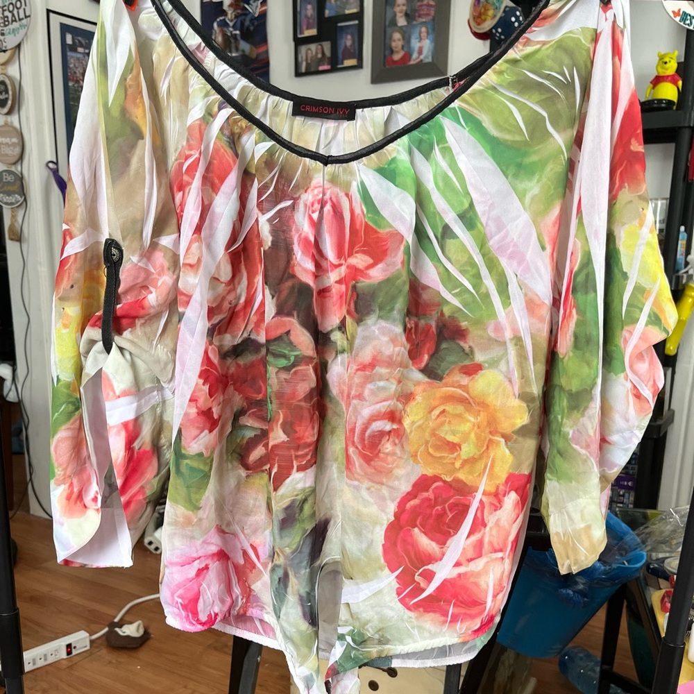 Crimson Ivy Floral Off-Shoulder Blouse -Vibrant Multicolor Rose Print,Size Small
